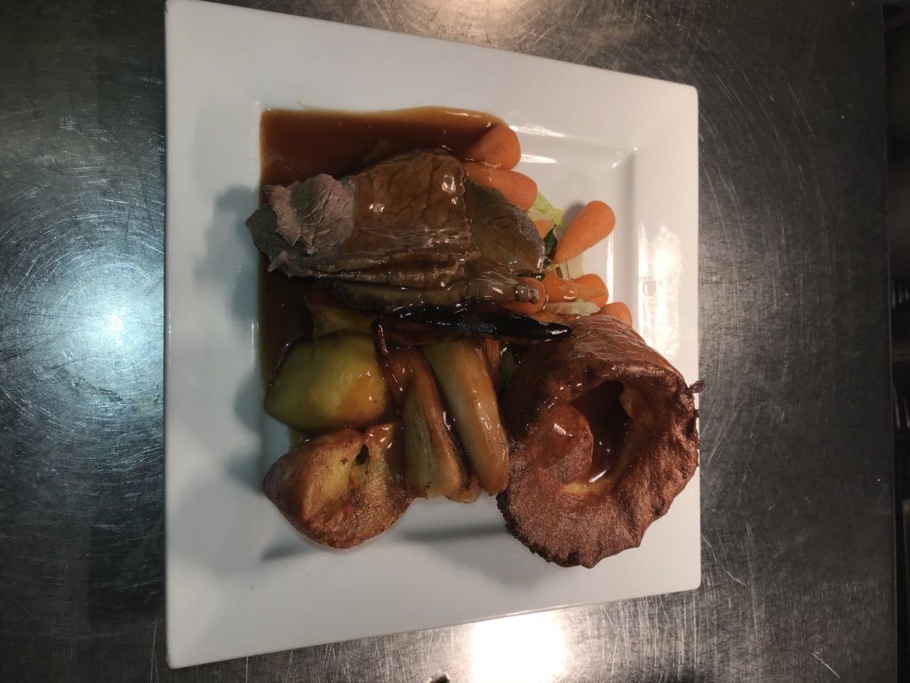 RedLionLacock's tweet photo. Make a reservation with us for Sunday roast! Either call or email in and book a table now! https://t.co/16g4taIGRt