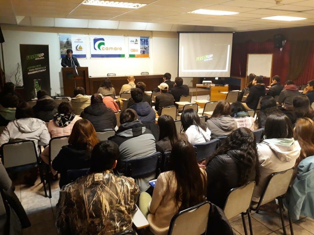 INCUBAUDEC's tweet photo. Ayer nuestro Coordinador Level Up estuvo en #LosÁngeles junto a nuestros amigos del Hub Digital #BioHIC de @everis_latam hablando sobre innovación y cómo postular a nuestro nuevo concurso #LevelUpAcelera, que busca apoyar emprendimientos hasta con 60 millones de pesos! https://t.co/ZkOj8eK4HN