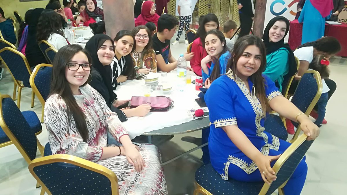 J_ENMARCHA's tweet photo. Después tuvimos el iftar que disfrutamos mucho también!! Rompimos el ayuno juntos, nos divertimos, entregamos el premio al joven del mes, y por último hicimos un concurso que fue de lo más divertido! 
Esperamos que os haya gustado tanto como a nosotros ! https://t.co/HI8fphPJMJ