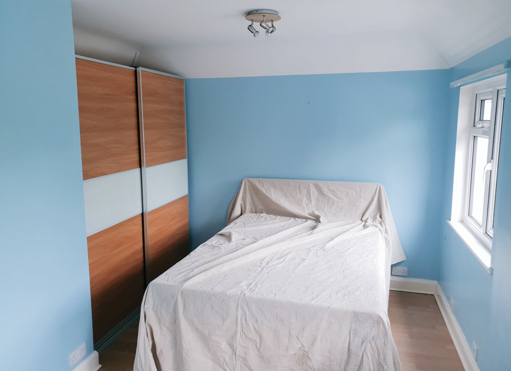 TheLocHandyman's tweet photo. Bedroom redecoration complete for lovely new #Reigate client and already discussing the next job for her. #BeforeAndAfter From blue to @duluxuk Egyptian Cotton and B/W Satinwood. #DelightedClient https://t.co/ClB0SCWizA