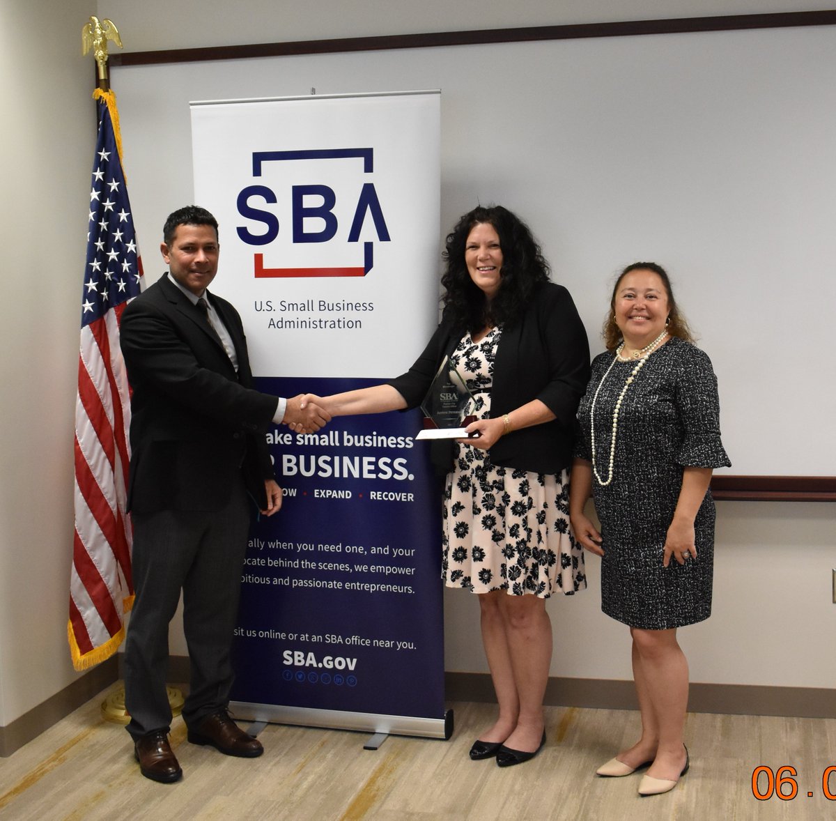 SBA_KansasCity's tweet photo. SBA Kansas City District Director Jon Malcolm Richards presented #MicroLender of the Year Award to @justinepetersen Kudos to jp and their staff for great work! Lisa Zimmerman, Aida Richardson #KC #SmallBiz #KCMO #Entrepreneurs #OurKC #DreamKC https://t.co/emBtLgPkNT