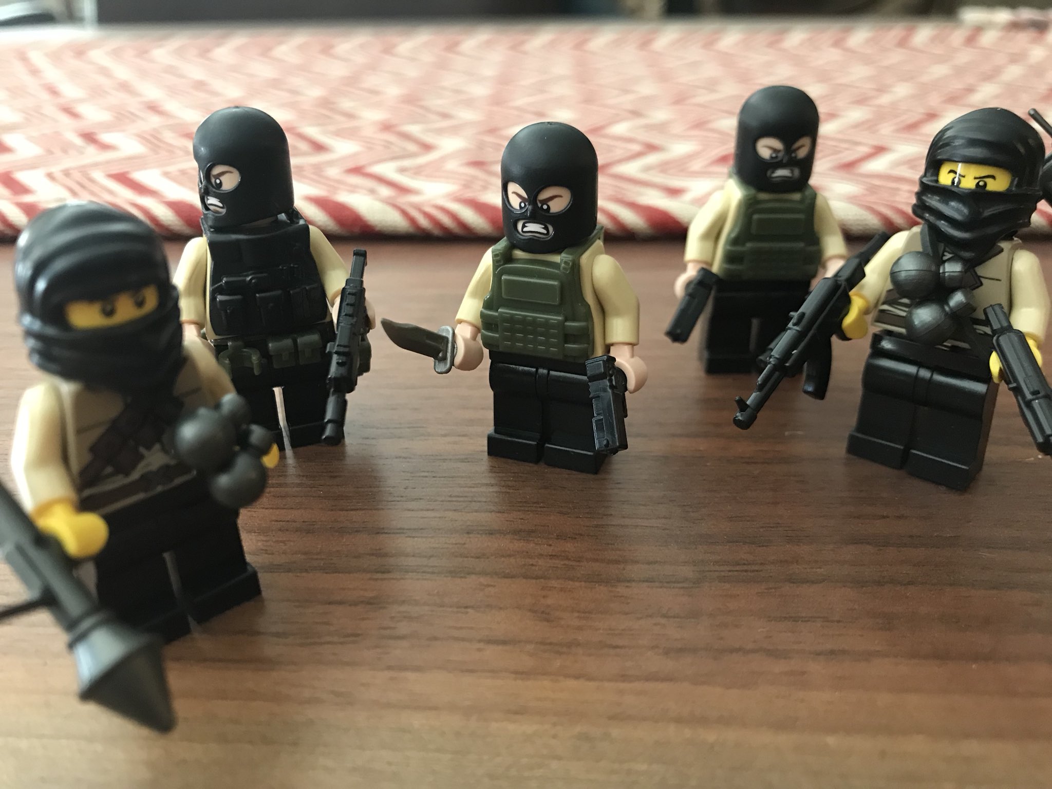 Terrorist LEGO Visualizations : lego, hero, skin, color