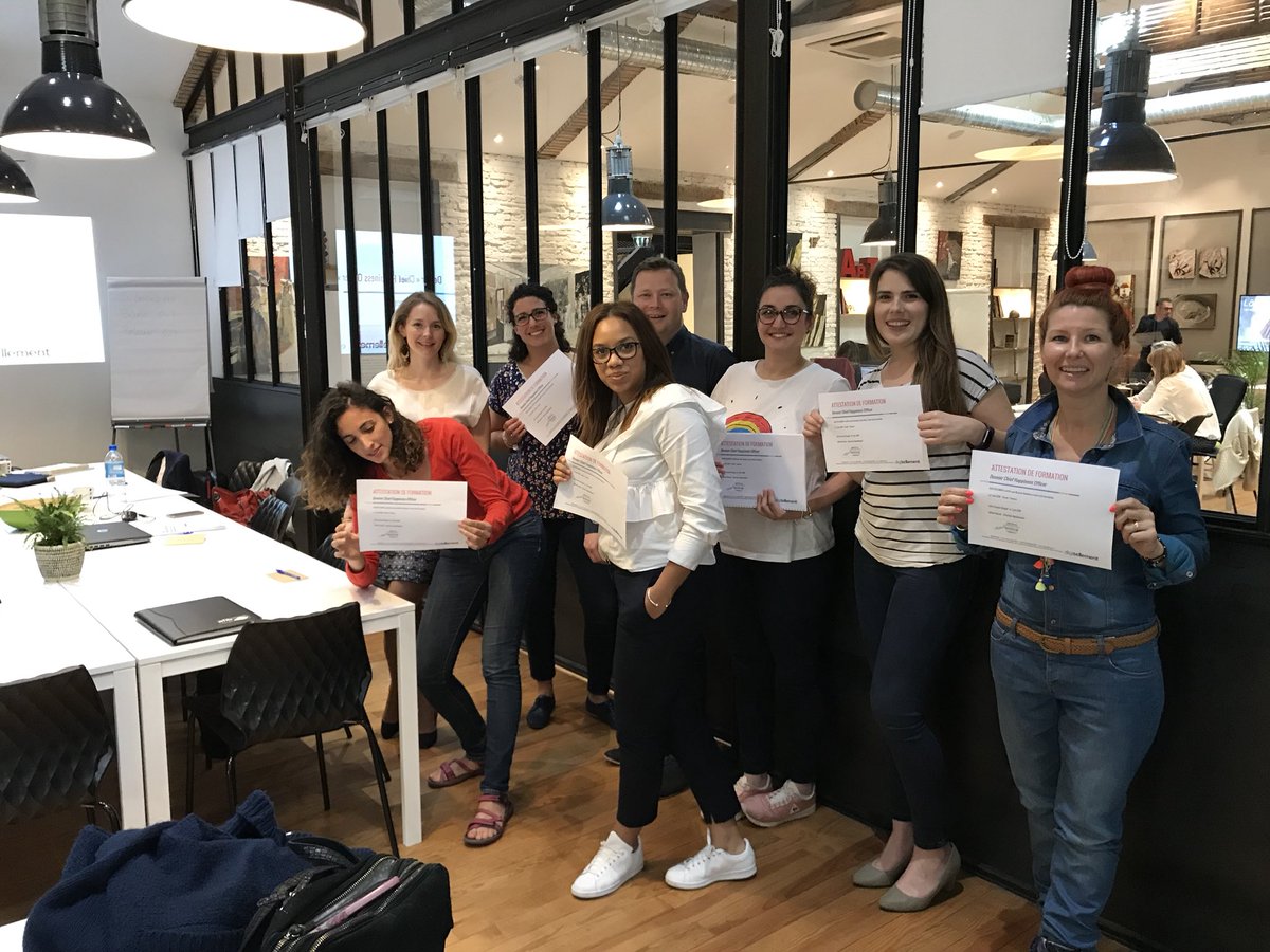 Elsinkytweet's tweet photo. Fin de la première journée de formation #chiefhappinessofficer à #Toulouse chez @HarryCoworking. Bravo à toutes nos stagiaires impliquées et merci pour ces échanges dynamiques #QVT https://t.co/3fQGvSOZrP