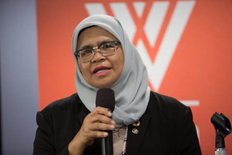 WPSProject's tweet photo. #EducationCounts: From city planner to mayor to global leader, @UNHABITAT Executive Director Maimunah Mohd Sharif credits education for opening her path to leadership. Hear more in our latest #SheIsOne podcast: https://t.co/gmiR0zHyeq https://t.co/PAnr5IrZaW