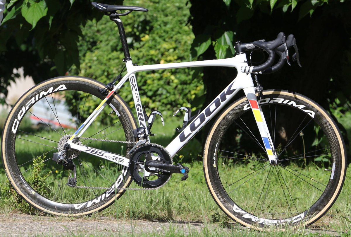 A fine collection of slippery weapons.

The @Fortuneo_Samsic LOOK 785 Huez RS, 795 Light and 796 RS.

#RIDEYOURDREAM