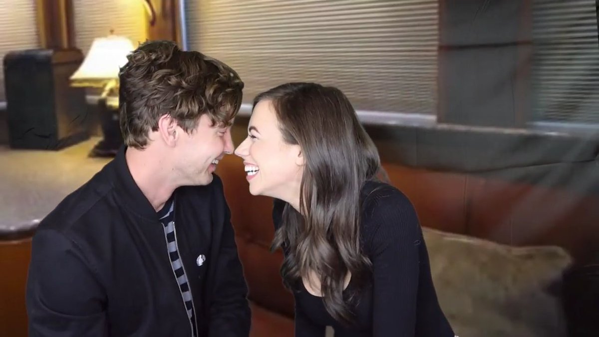 Simmy3Tara's tweet image. FINALLY! I&apos;m so happy for them! They&apos;re so cute together! 👫❤💏❤💑 #Erikleen @ColleenB123