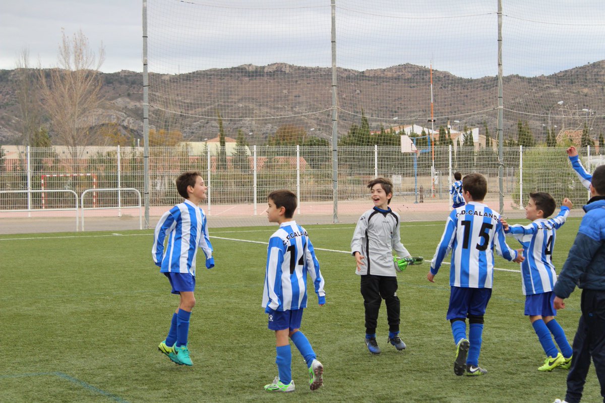 Este domingo Andres Castillo recibira el premio como jugador destacado de su categoria entregado por la FEDERACION ARAGONESA DE FUTBOL

Desde el club queremos darte la enhorabuena Andres por tu trabajo y sacrificio en uno de los puestos mas poco valorados como es el de portero.
