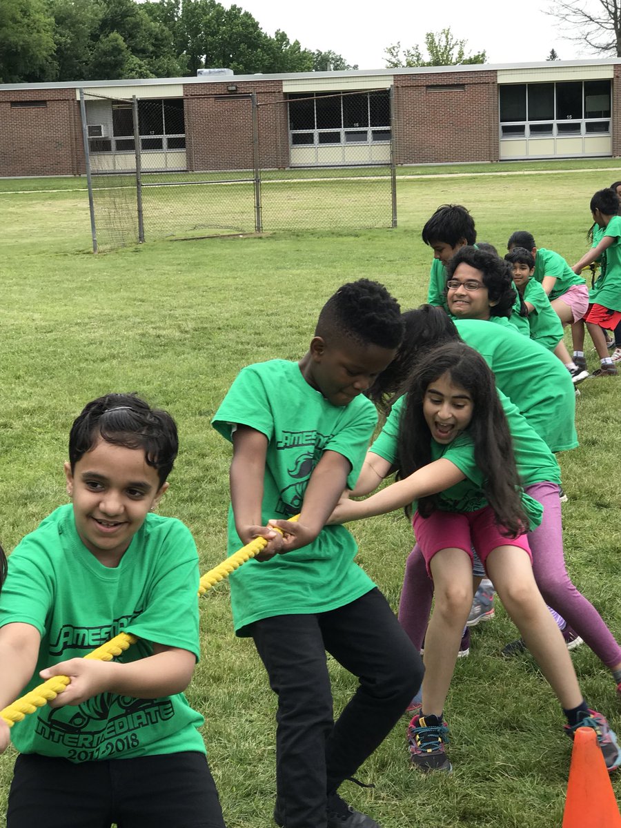 MsBenisclass's tweet photo. We had an awesome time at Field Day! #edisonK12 #JMI_Edison https://t.co/GewiRbm0CB