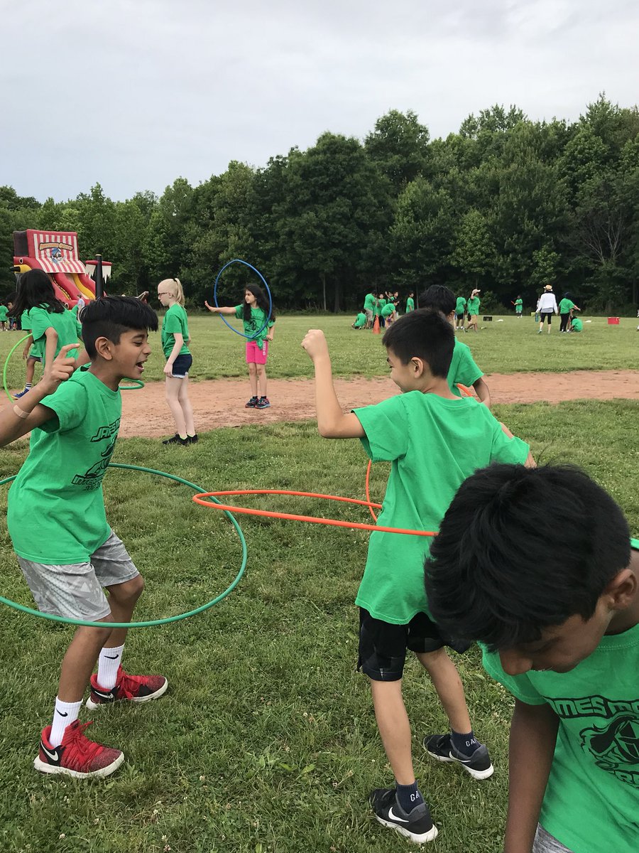 MsBenisclass's tweet photo. We had an awesome time at Field Day! #edisonK12 #JMI_Edison https://t.co/GewiRbm0CB