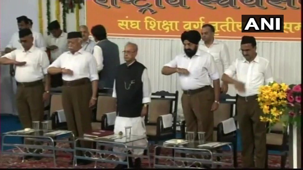 Deepak_Smg's tweet photo. Hate-mukt Bharat was the moral of Shri @CitiznMukherjee ji's Speech at RSS Head quarters #Nagpur #RSSTritiyavarsh #pranabforrss #PranabDaAtRSSHeadquarter #PranabAtRSSEvent https://t.co/FJ1dpgIqGq