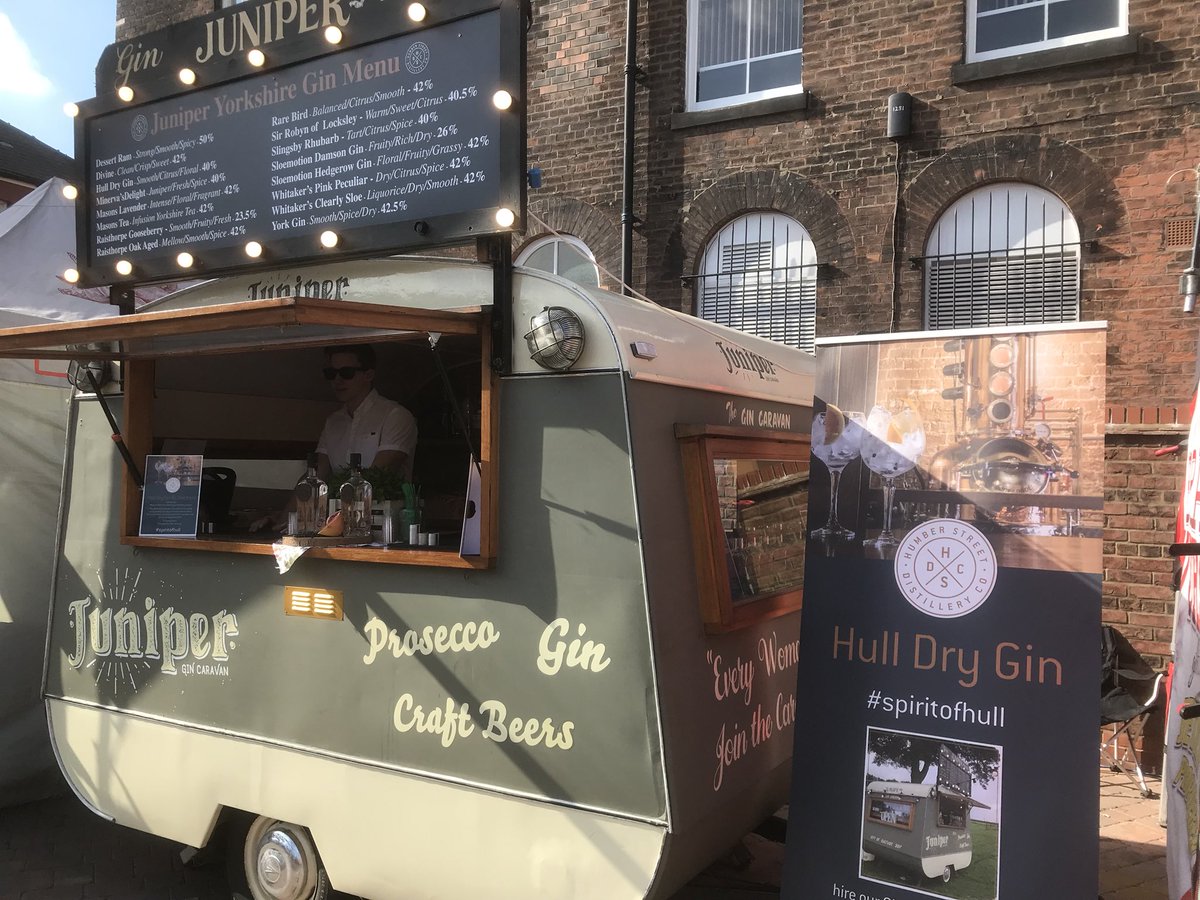 minerva_hull's tweet photo. #juniper is all ready for tonight #spiritofhull @HSDCHullGin @HullBID #Streetfoodnights https://t.co/2oca0AE7KO