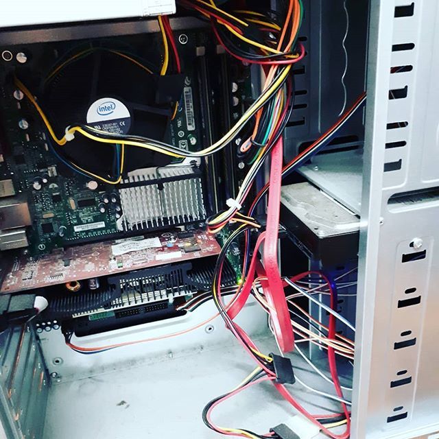JezConsult's tweet image. Been a while since I repair computers. But lately lots of request. Time to lay my playground mat and start tinkering. #itservices #computerrepair #upgradecomputer ift.tt/2Jym57B