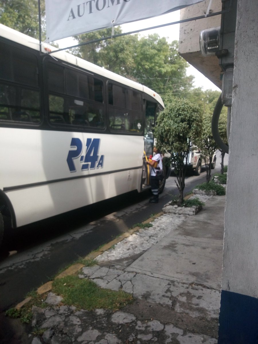 sergio751175's tweet photo. @JavierLopezDiaz Cruz Roja atiende a una mujer en una ruta 14 https://t.co/muXyrqLj0g