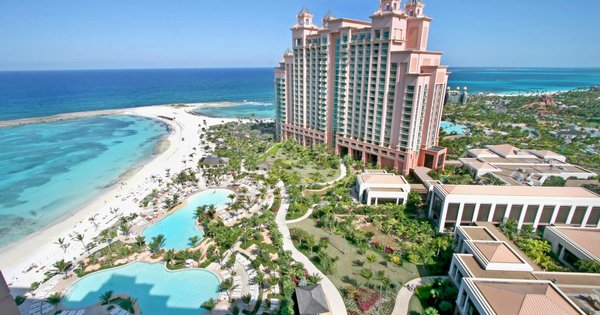 UmbrellaTravel2's tweet photo. Friday is World Oceans Day and this year's focus is on preventing plastic pollution and encouraging solutions for a healthy ocean.However, travelers visiting Nassau and Paradise Island in the Bahamas can celebrate all year long as the five-star Atlanti ... https://t.co/N7XOcnFsI3 https://t.co/WtEIimkokd