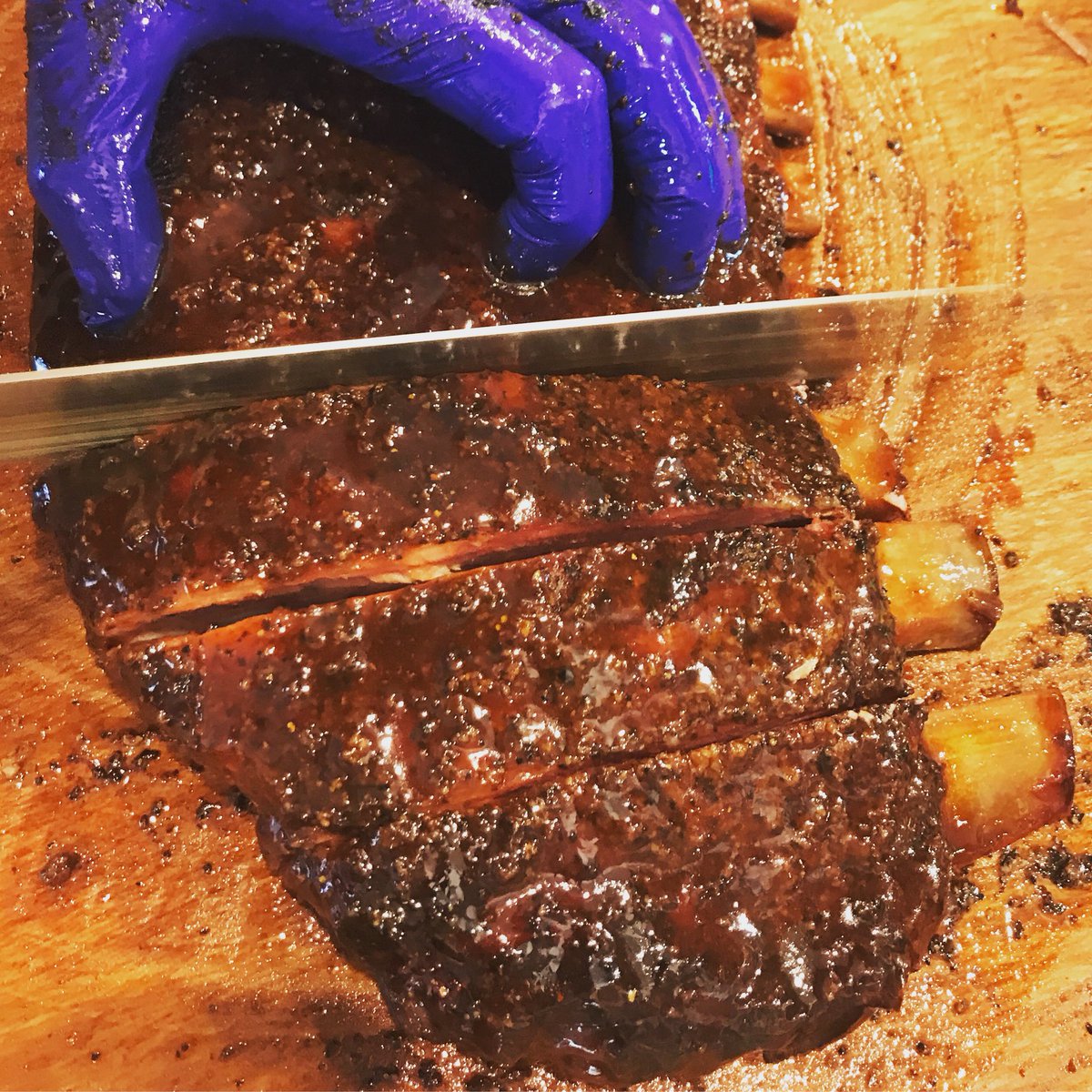 la_Barbecue's tweet photo. Short line and lots of bbq!! #atxbbq #labarbecue https://t.co/sxLaHQjtP0