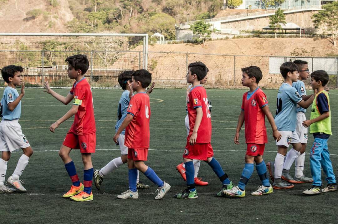 PetareAcademia's tweet photo. Les traemos imágenes que nos dejó el último encuentro de la categoría #Sub10 ante AEF en la #LigaPipoRossi
-
¡Viva el fútbol!
-
#CrecemosUNIDOS #DvoPetare #Academia #TalentFratelsa https://t.co/rgPgrMZVA9