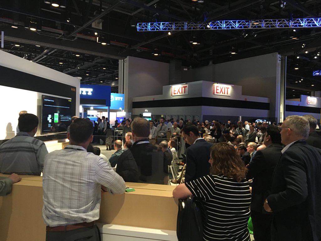Jonny_Gibson's tweet image. Busy busy busy at #SAPPHIRE2018. Great to see SAP and partner booths so busy