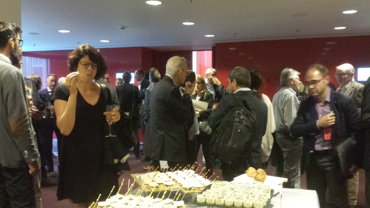 22networkbcn's tweet photo. El @MeliaBcnSky comença a omplir-se! A punt per la inauguració de la #22convencio per l'alcaldessa @AdaColau https://t.co/gpJS2T3FLq