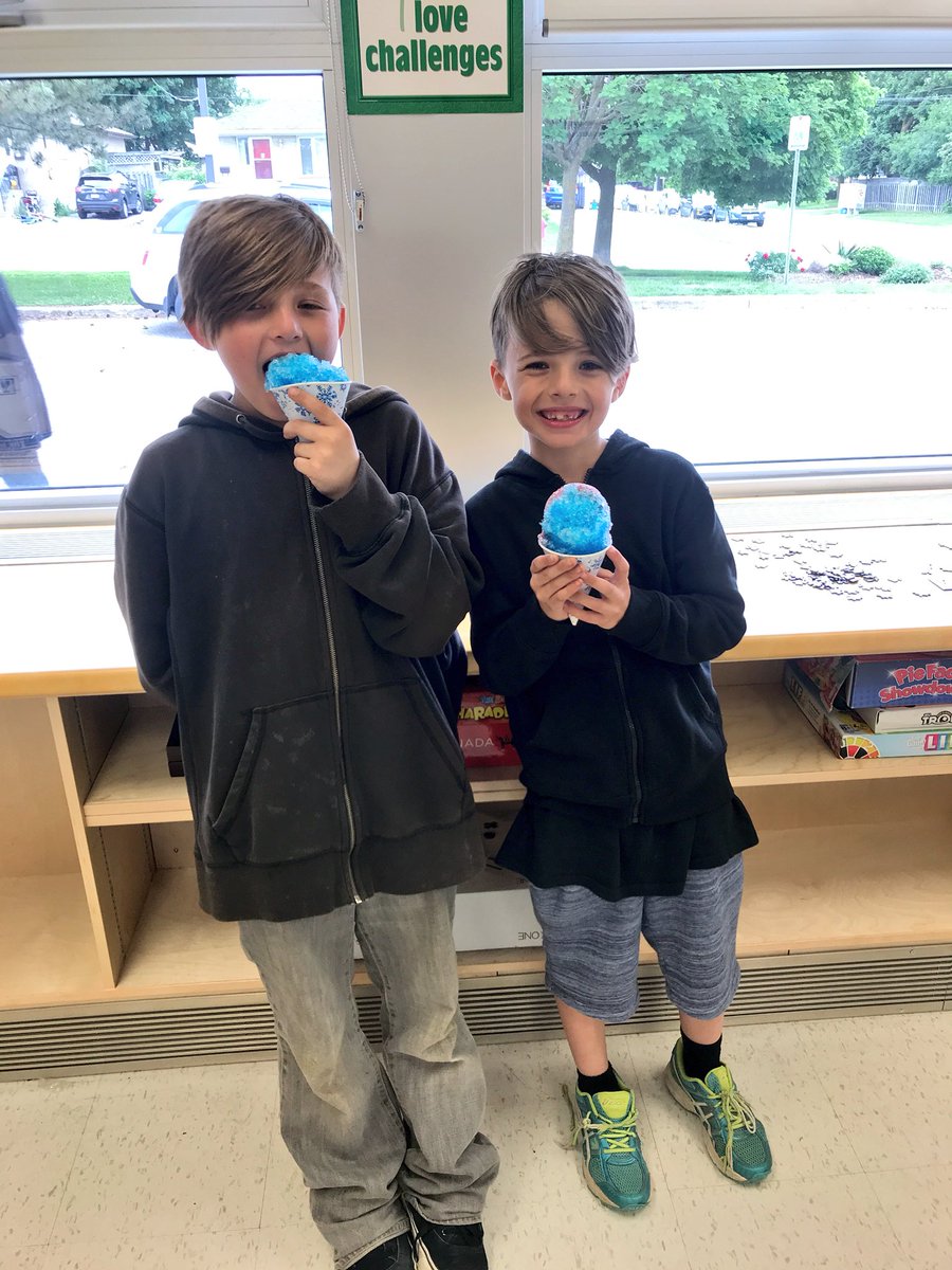 BGCYorkRegion's tweet photo. BGCYR staff and boys club members gave out snow cones at the Maple Leaf Public School fun fair! 💙 #BGCYR #CommunityEngagement #BoysAndGirlsClub https://t.co/adaCaEHBi0
