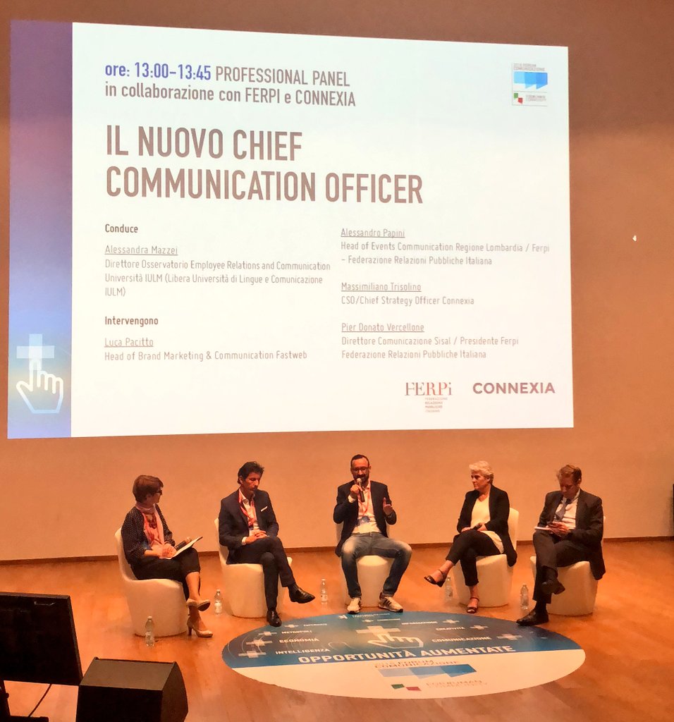 connexia's tweet photo. Il nostro @duepuntozero al #forumcom18 per parlare del nuovo ruolo del #ChiefCommunicationOfficer: con la #DigitalTransformation diventa un manager integratore di competenze sempre più vicino al business e ai vertici aziendali #CCO https://t.co/MjsNHQ1kHE