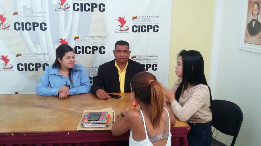 secretariacicpc's tweet image. Jefes de la Subdelegación Puerto Piritu realiza reunión con dirigentes     del Comité Local de Abastecimiento y Producción  (CLAP) presidida por el Comisario Ángel Mota, supervisor de investigaciones  de este Despacho a fín de solicitar el beneficio de los alimentos.#CICPC