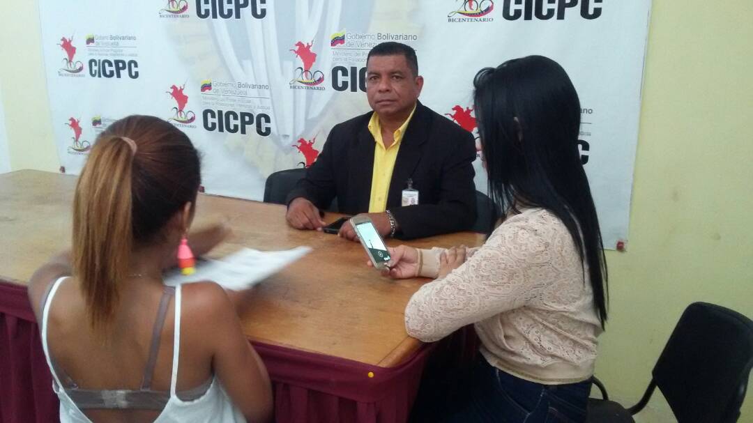 secretariacicpc's tweet image. Jefes de la Subdelegación Puerto Piritu realiza reunión con dirigentes     del Comité Local de Abastecimiento y Producción  (CLAP) presidida por el Comisario Ángel Mota, supervisor de investigaciones  de este Despacho a fín de solicitar el beneficio de los alimentos.#CICPC