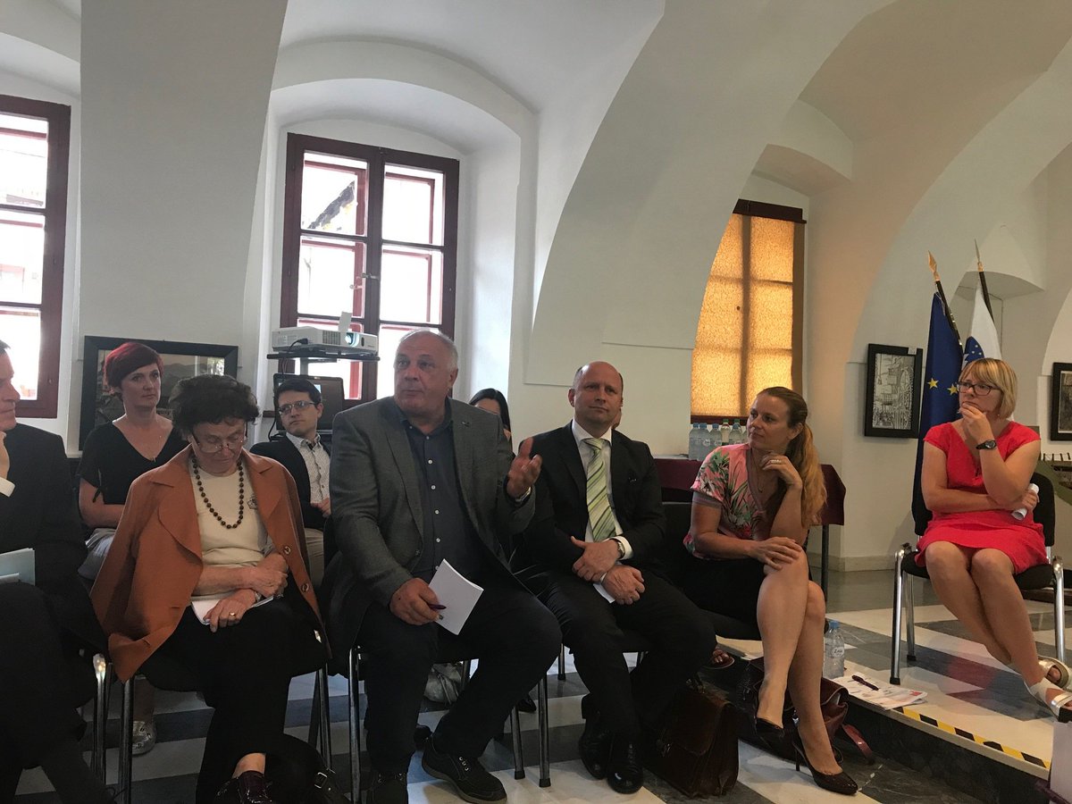vladaRS's tweet photo. #PrihodnostEU na posvetu v Idriji, da nas kultura povezuje in EU mora to sodelovanje v prihodnosti podpirati. https://t.co/PrgRfMjLOM