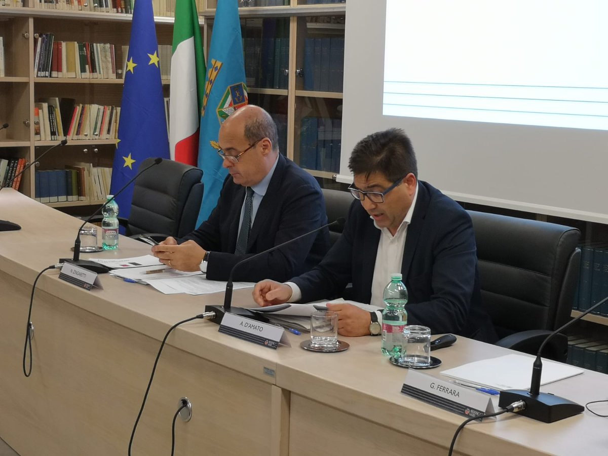 RegioneLazio's tweet photo. Presentato oggi il nuovo Sistema di Rilevazione dei tempi di Attesa (TDA) in sanità. Uno strumento per la trasparenza utile anche in considerazione del trend di crescita delle prestazioni erogate entro i tempi indicati dalla Legge nazionale. Dettagli qui: https://t.co/iJrzIKatP2 https://t.co/1nHKcSSBNH