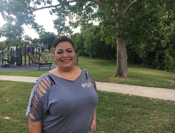 FitFamilySA's tweet image. Meet Fit Family Challenge participant Diana Toney Castro, who faithfully attends classes four days a week. ow.ly/hPl450hBMdH #FitFamilySA #BCBSTX #MovetoWin