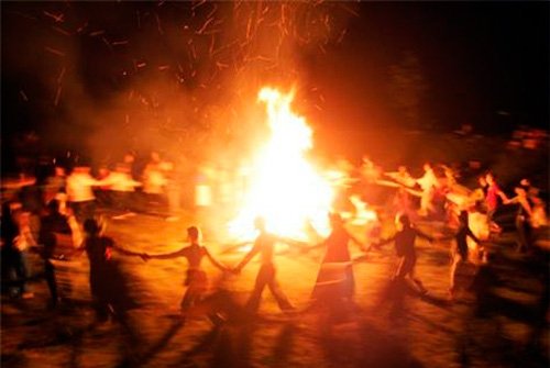 Mar85760995's tweet photo. SAN JUAN, LITHA O ALBAN HEFIN GALLEGO: ORÍGENES, ¿QUÉ ES?, ¿CUANDO SE CELEBRA?,¿CÓMO SE CELEBRA EN GALICIA?, RITOS RELACIONADOS CON LA NOCHE DE SAN JUAN EN GALICIA https://t.co/oAA6gQuY9M https://t.co/FEgpwCpAfD