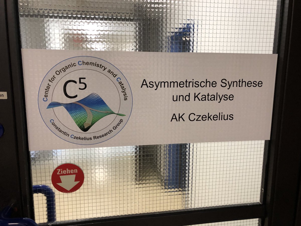 MaulideLab's tweet photo. Visiting the Czekelius lab @HHU_de for a talk and very enjoyable day! #dusseldorf #chemistry #nicecolleagues https://t.co/9NqDkyXFPD