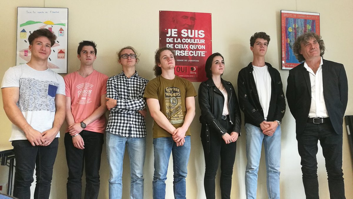 Les lauréats du prix Germaine May 2018, tous élèves de Terminale au lycée Turgot de Limoges, avec Thierry Baubiat leur professeur d'histoire. #LivePopu