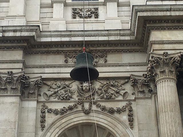 soshanau's tweet photo. Ready for some #bellnerd spam?! Thanks to @robert_sulley for telling me about the #bells being lowered @stpaulscathedrallondon for restoration. Pretty special sight since they haven’t left #stpaulscathedral since their arrival 140 years ago #lovelondon #… https://t.co/GraIzPOcog https://t.co/e0XomgoUPs