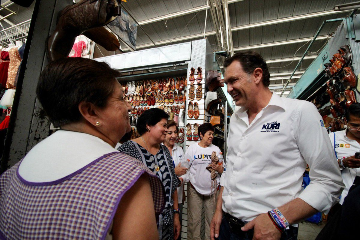 difundinetqro's tweet photo. Los políticos deben de actuar conscientemente: MKG
En su visita al Mercado Escobedo
Ver nota completa aquí. ---->https://t.co/R8lYrUfqc2 https://t.co/NyWxn0T11M