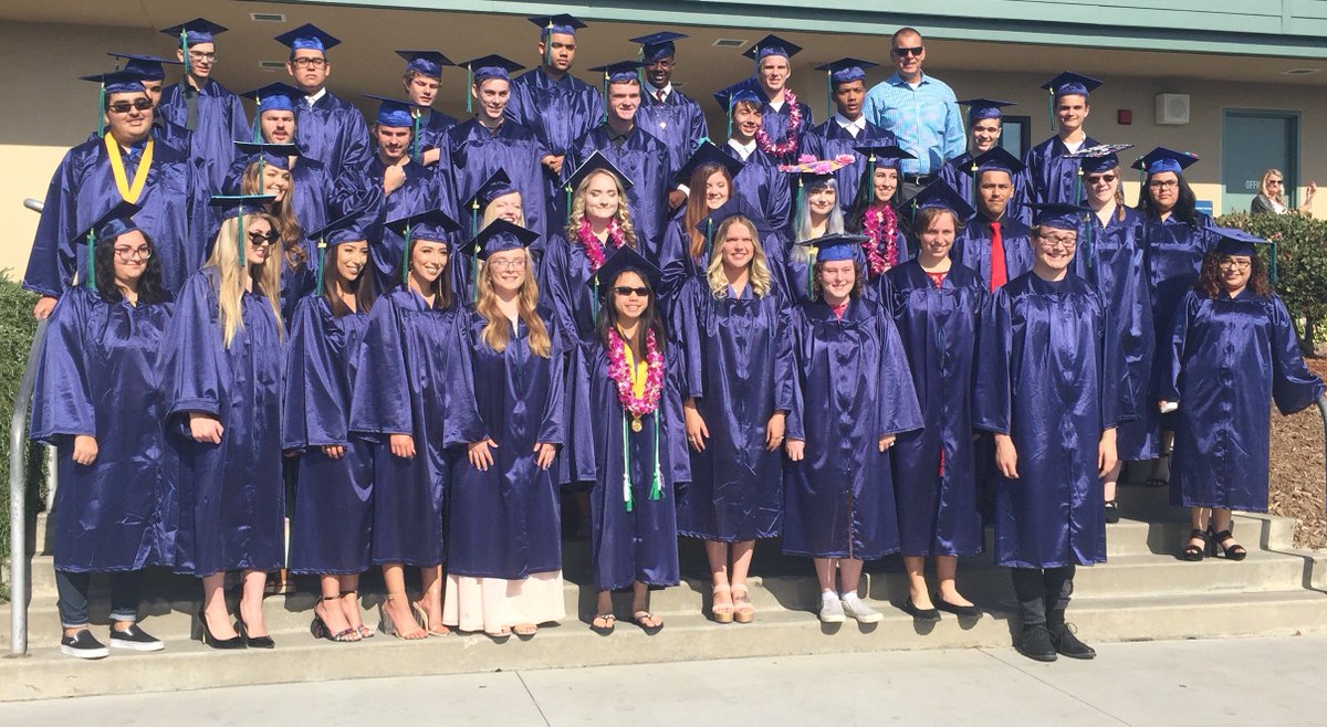 IDEACenterHS's tweet photo. Congratulations Class of 2018! #IDEACenterHS #Classof2018 @GUHSDTweet https://t.co/UhMnnWsfFe