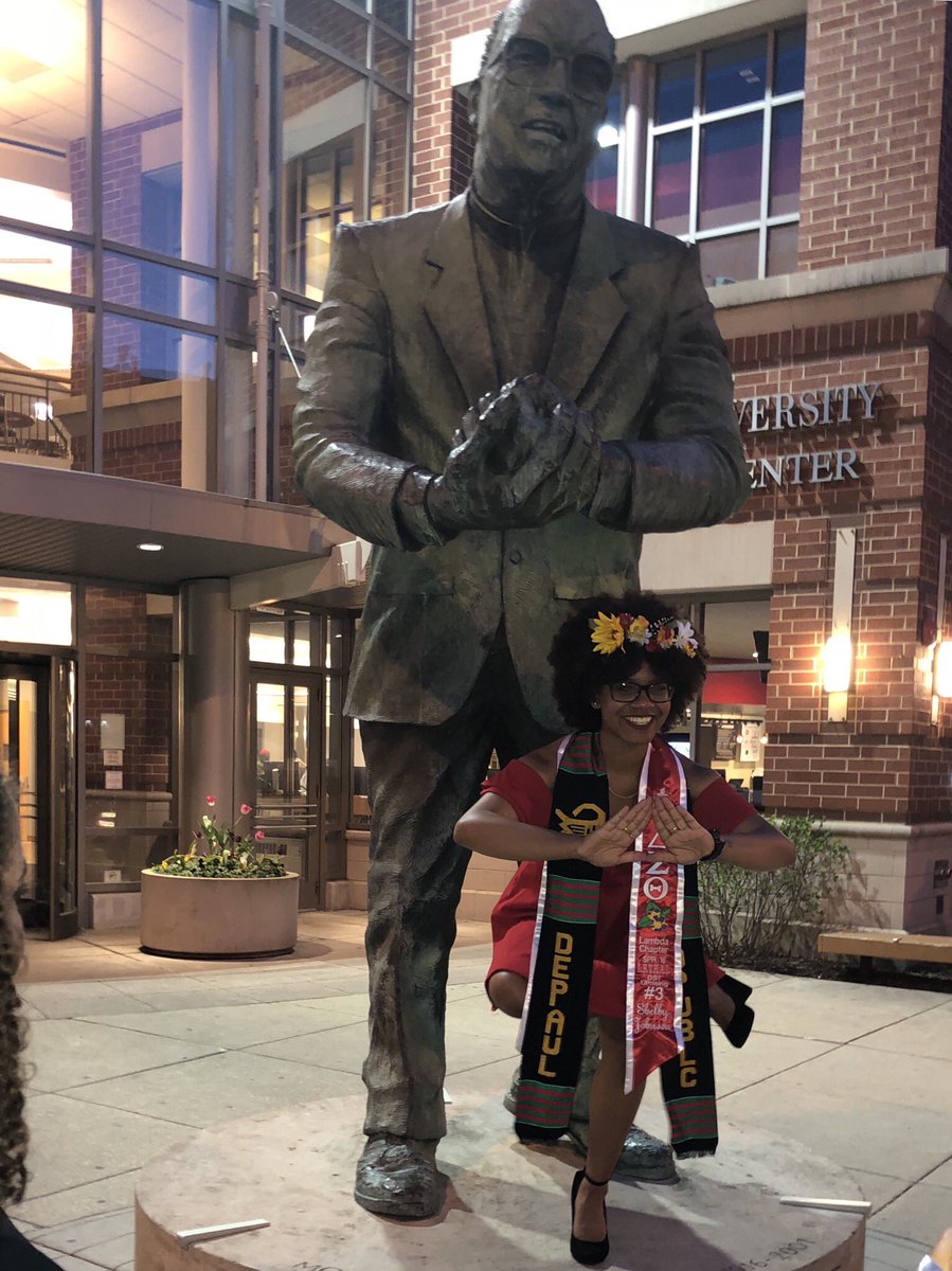 thekarenrenata's tweet image. Super proud of my daughter &amp;amp; Soror, Shelby Alyse Johnson DePaul University Sum Cum Laude Honors Program graduate Psychology, Sign language, Community Service. #ConGraDst #CollegiateConnection