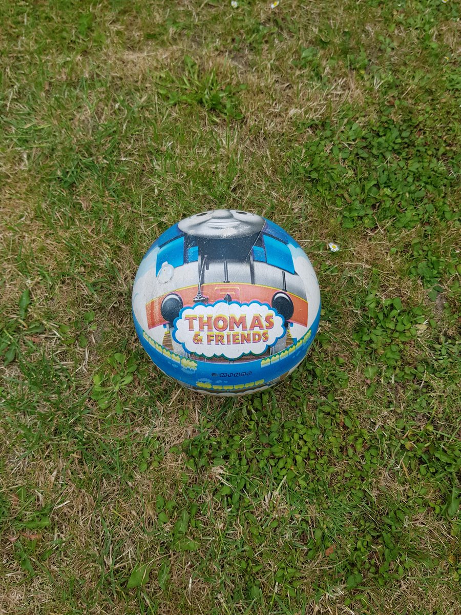 ritchieboy84's tweet photo. So, embarrassing moment of 2018... being nutmegged by my 2 and 1/2 yr old with a Thomas the tank ball... #meg #nobodysaw #embarrassing #timetogiveup #retired https://t.co/eT4bUU7RLa