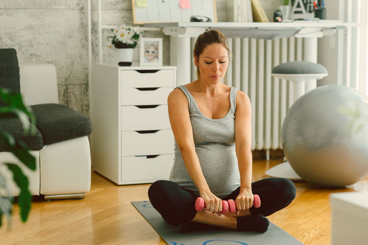 _yourfinishline's tweet image. Know someone with a baby on the way? Did you know that Athletic Therapists can help mothers get back on their feet after giving birth! 🤱🤸‍♀️ ow.ly/9xOi30karvm  

#NATM18🇨🇦 #athletictherapy #pregnancy #childbirth #exercise #NATM