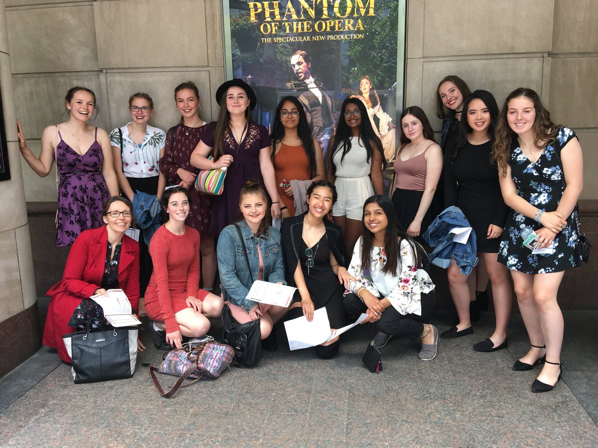 BMHSLanguages's tweet photo. At the Phantom of the Opera! https://t.co/FtjyjeorWZ