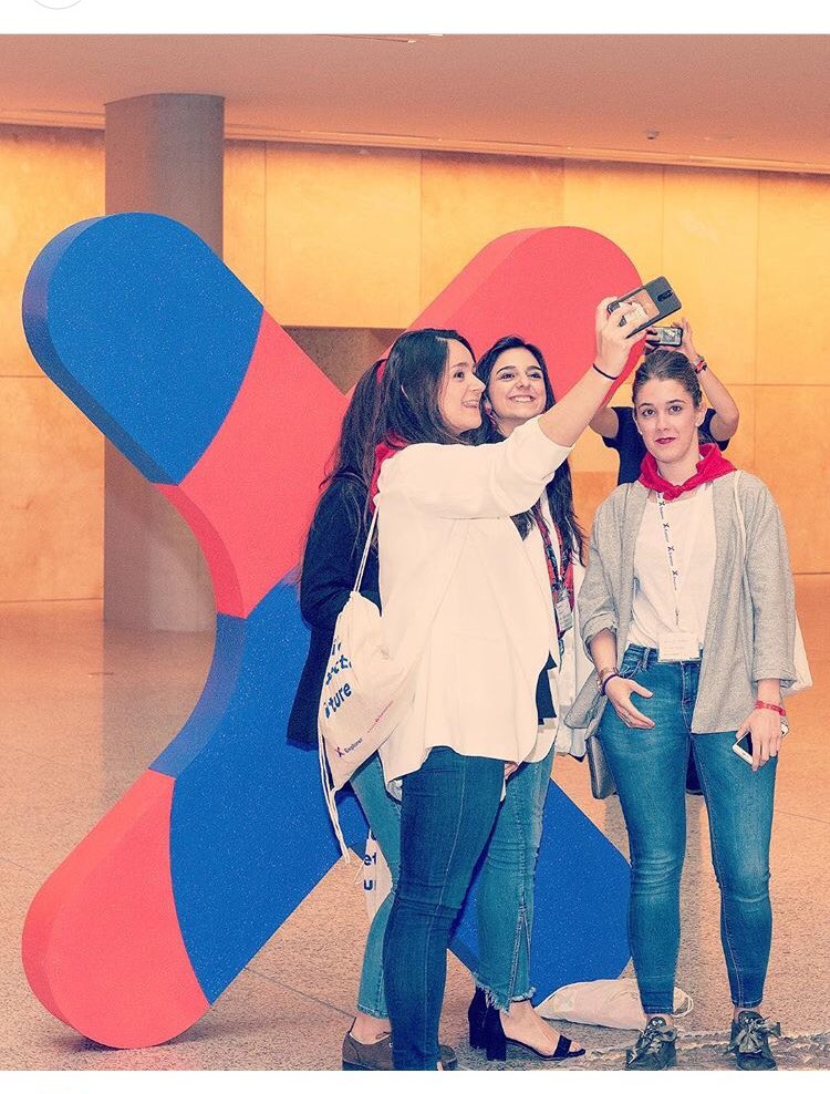 Hemos entrado en el mes decisivo 😱 
ya hemos acabado las formaciones de <a href="/ExplorerByX/">Santander X Explorer</a> 💡 y el próximo 18 de junio, hacemos la exposición final ante el jurado. ¡QUE GANAS y QUE NERVIOS! 
Pronto sabremos también quiénes son los proyectos seleccionados de los diferentes premios 🏆🏅