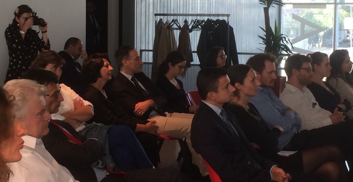 barreaunantes's tweet photo. Des liens plus forts entre @FacDroitScPoNte et @barreaunantes 1/ Table ronde : Projet de loi de programmation pour la justice #loiprogrammationjustice : regards croisés universitaires/avocats. https://t.co/9qZG172RdC