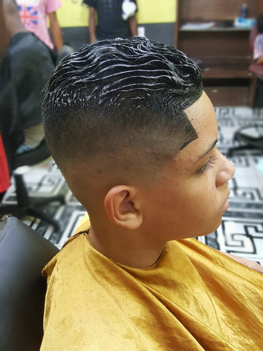 BarbeariaST's tweet photo. Quinta dessa, régua máxima 📏💈✂🙏 https://t.co/yBUKMHAs1Y