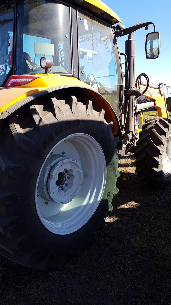 ValtraArgentina's tweet photo. #Ahora, en la Muestra #Dinámica. Vení a ver el TestDrive del AH134 Nuestros #Tractores en Acción.- #Agroactiva2018 https://t.co/N9EEsSRUi1