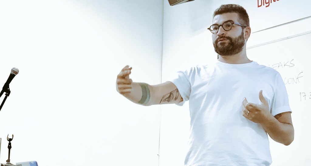 Ruxe's tweet photo. As always a honor to listen your talk @PedroPorto we need more of your help for the Gov market! #GrowSummit https://t.co/FS3jD7IMga