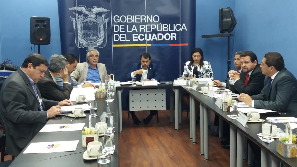 edwinminoar's tweet photo. La Comisión Ejecutiva de CONGOPE, nos reunimos con @PaulGranda Secretario @PoliticaEc.
Pusimos en mesa varios temas de preocupación para los GADP.
-Mecanismo de pago para las asignaciones pendientes
-Implicaciones para los GAD de aprobarse tal y cómo est�� la #LeyEconómicaUrgente https://t.co/ouKDb0x8Di