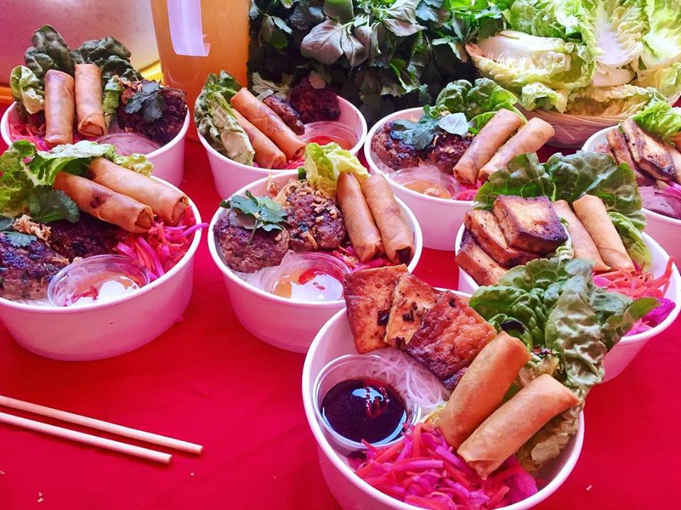 cravingldn's tweet photo. 👉HAPPENING NOW!
#Vienamese street food by @Hanoi_ca_phe @tottsocial
🥢 Dinner £10 & under
🌿 #vegan options
🍸 #cocktails
Bar till 11 / Food till10
Book via tottenhamsocial@gmail.com, Walk ins welcome!
https://t.co/wwYOtw98H8 https://t.co/lsANOAes6n