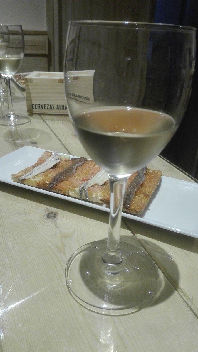 Networking i tast de vins de <a href="/RotllanTorra/">Rotllan Torra</a>  amb la <a href="/XetTerrassa/">XET</a> #comunicar #totselssentits