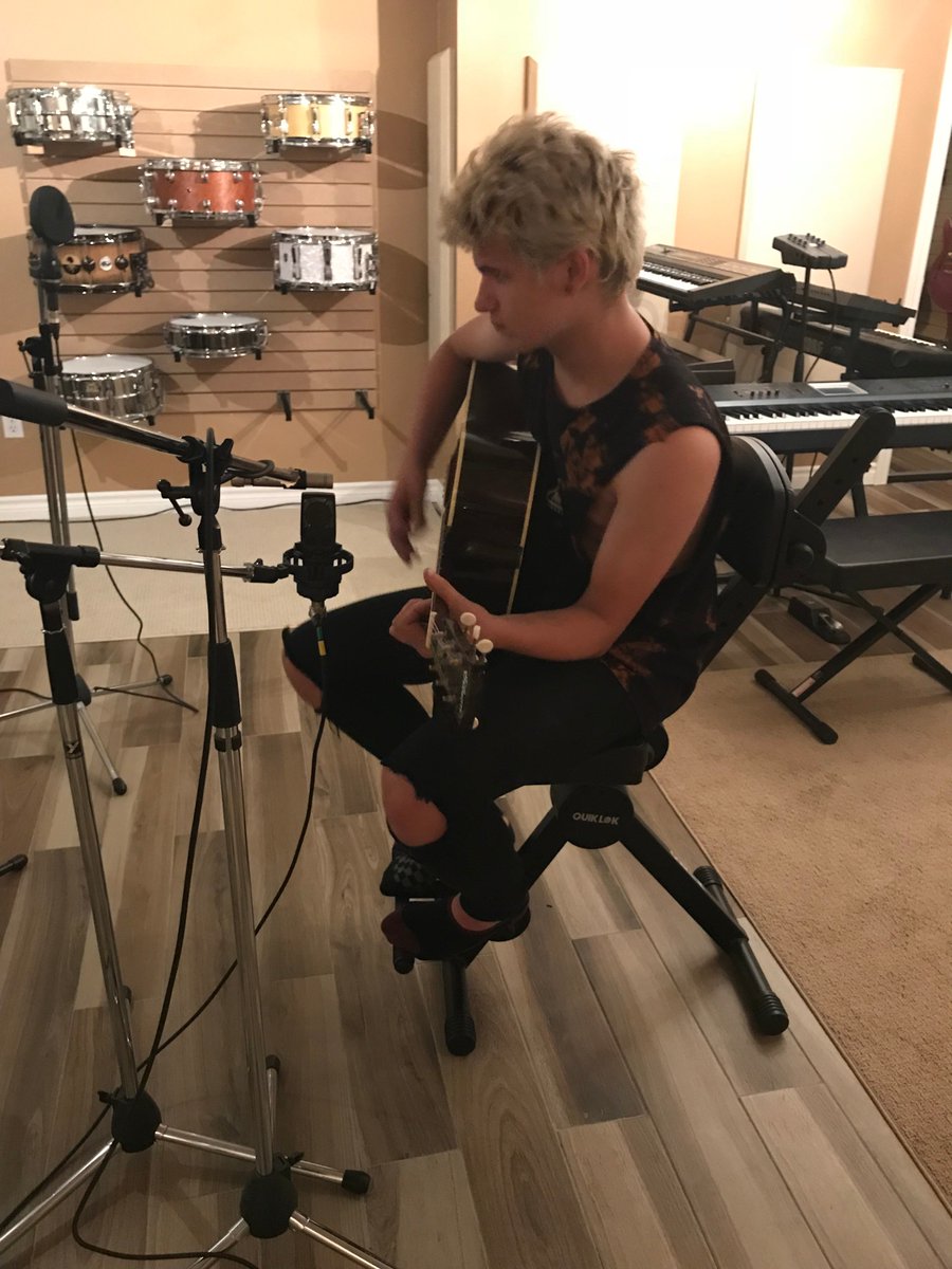 learningstance's tweet photo. #DisasterStrike Day 1 of recording @riggimedia studios. 8 hours of work and a lot of new learning, @Scalzgalo @Guitar_Guy91 . https://t.co/7hWVHYPG6j