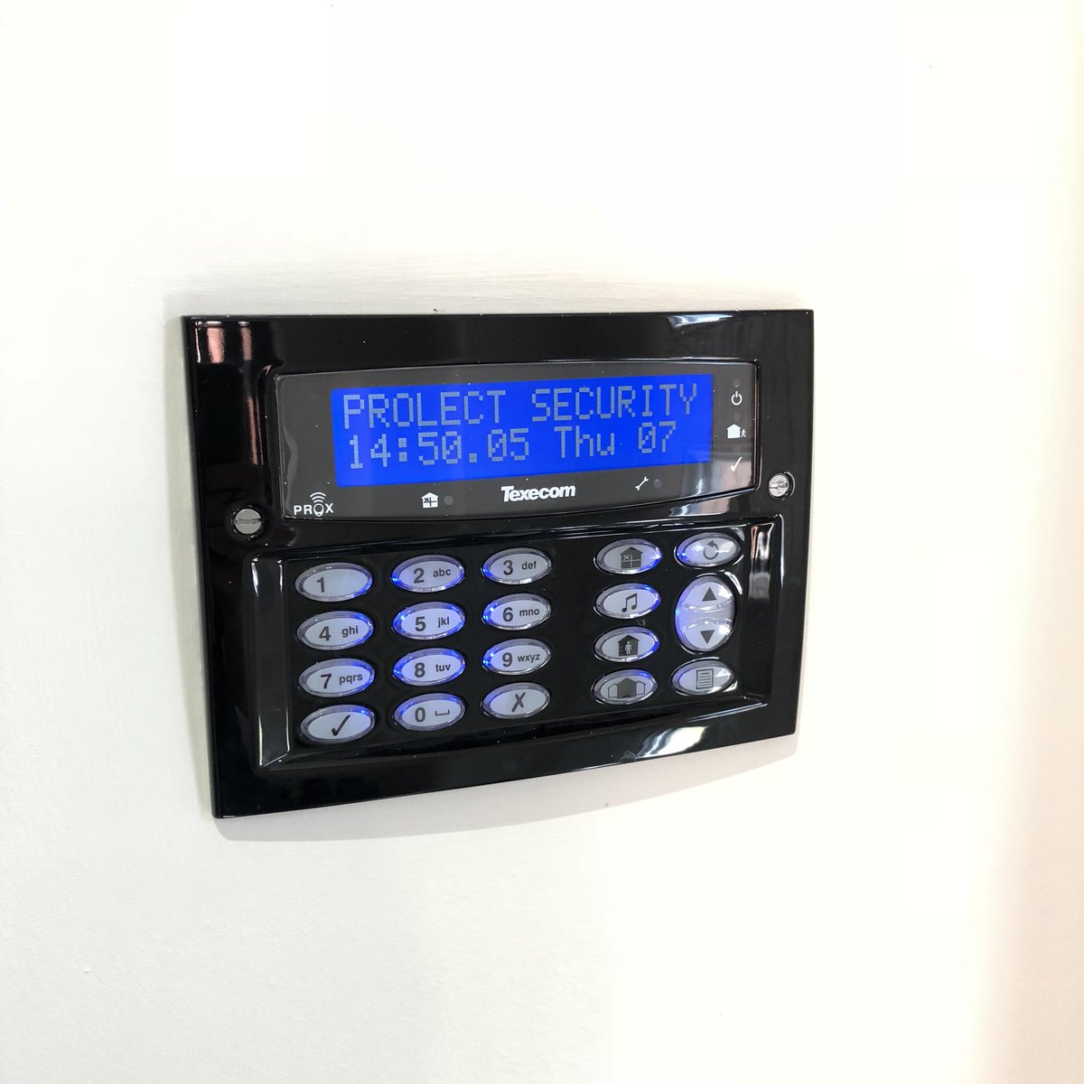 prolectsecurity's tweet photo. Today we upgraded a system to @TexecomLtd with the new #MicroShock sensors. Customer is delighted with the color match on the bifold doors. #security https://t.co/45dy7ZQ9p1