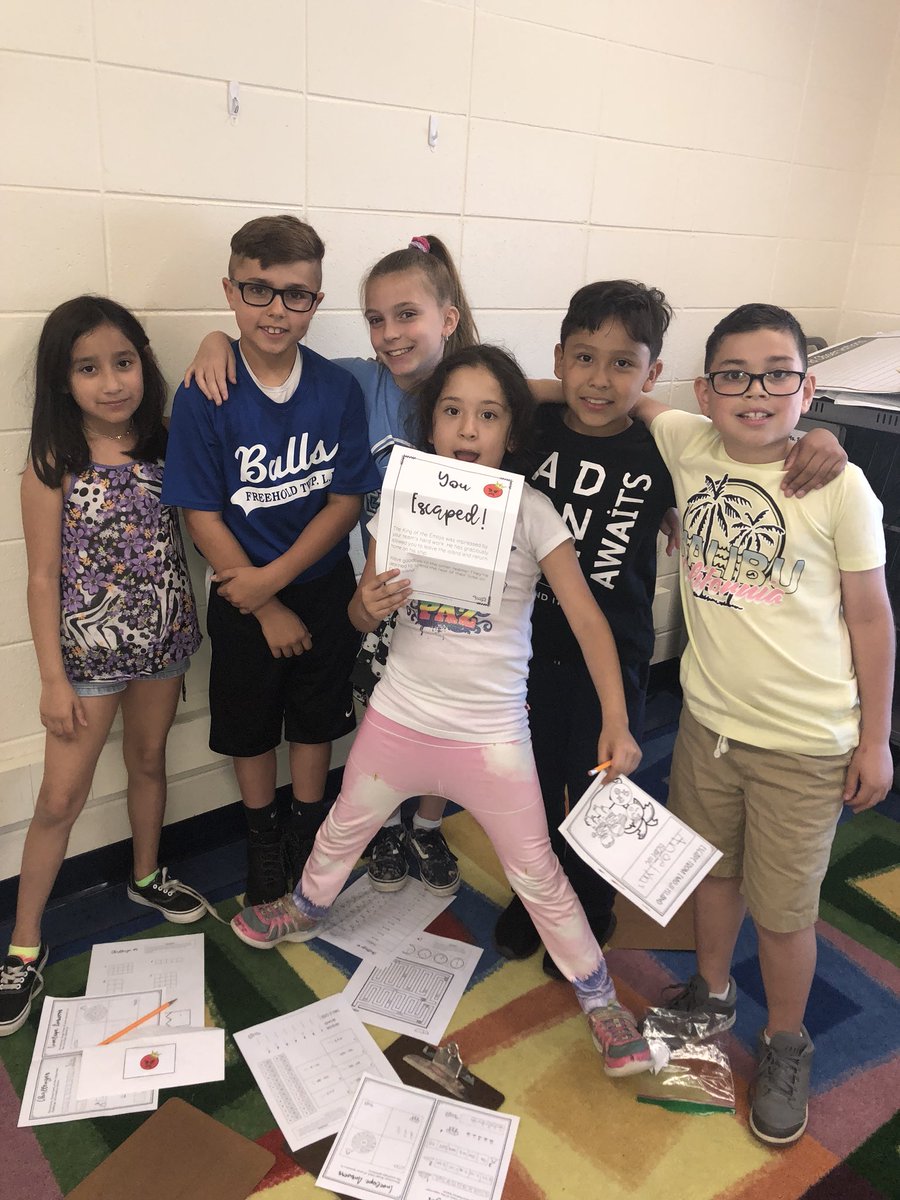 Mrs_Whalen's tweet image. Racing to solve puzzles and clues to make it off Emoji Island! #escapefromemojiisland #mathisfun #learningstudios #LDS @ldsjkuhn @LDS_jmurphy